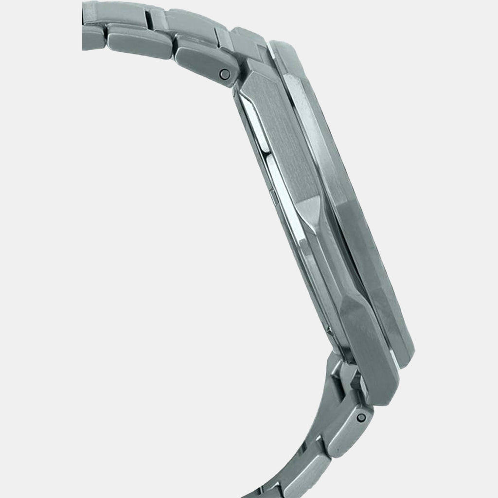 Edifice Men Quartz Silver Dial Chronograph Stainless Steel Watch EX552