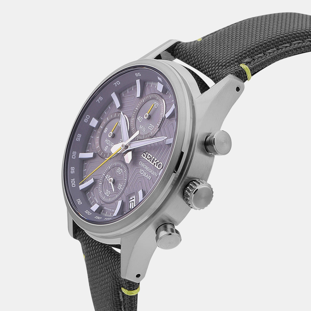 Seiko 40 mm Round Quartz watch