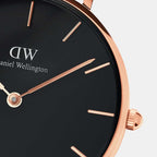Daniel Wellington Round Quartz Analog Unisex watch