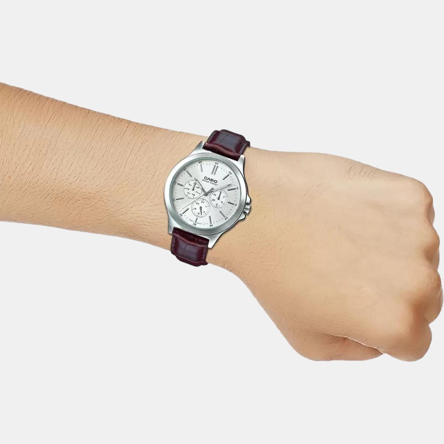 Casio Round Quartz Chronograph Men watch