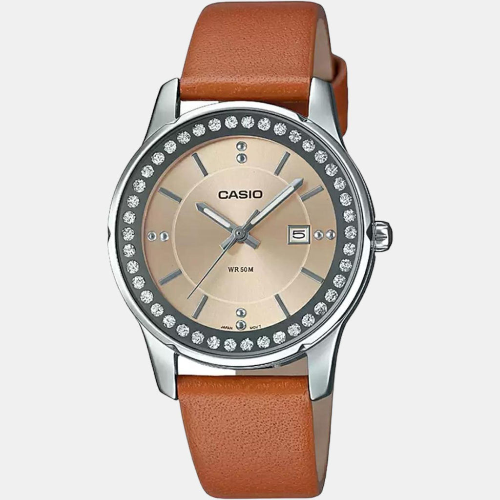 Casio 32 mm Round Quartz watch