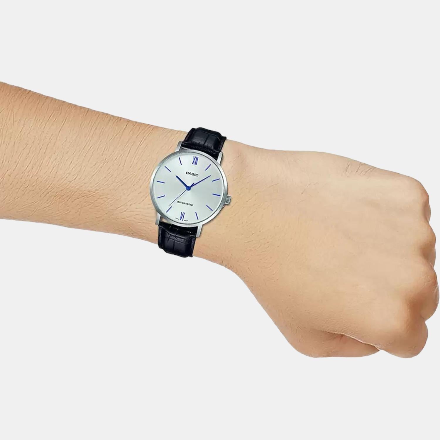 Casio 40 mm Black Quartz watch