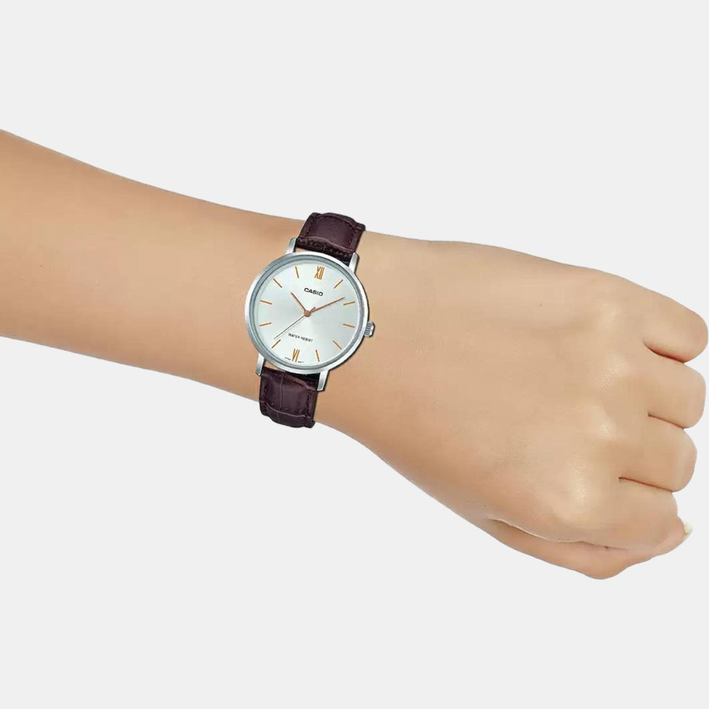 Casio 40 mm Brown Quartz watch