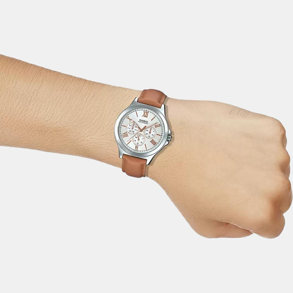 Casio Round Quartz Chronograph Men watch