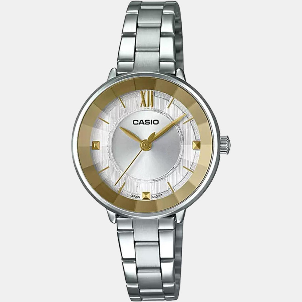Casio 30 mm Round Quartz watch