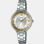 Casio 30 mm Round Quartz watch