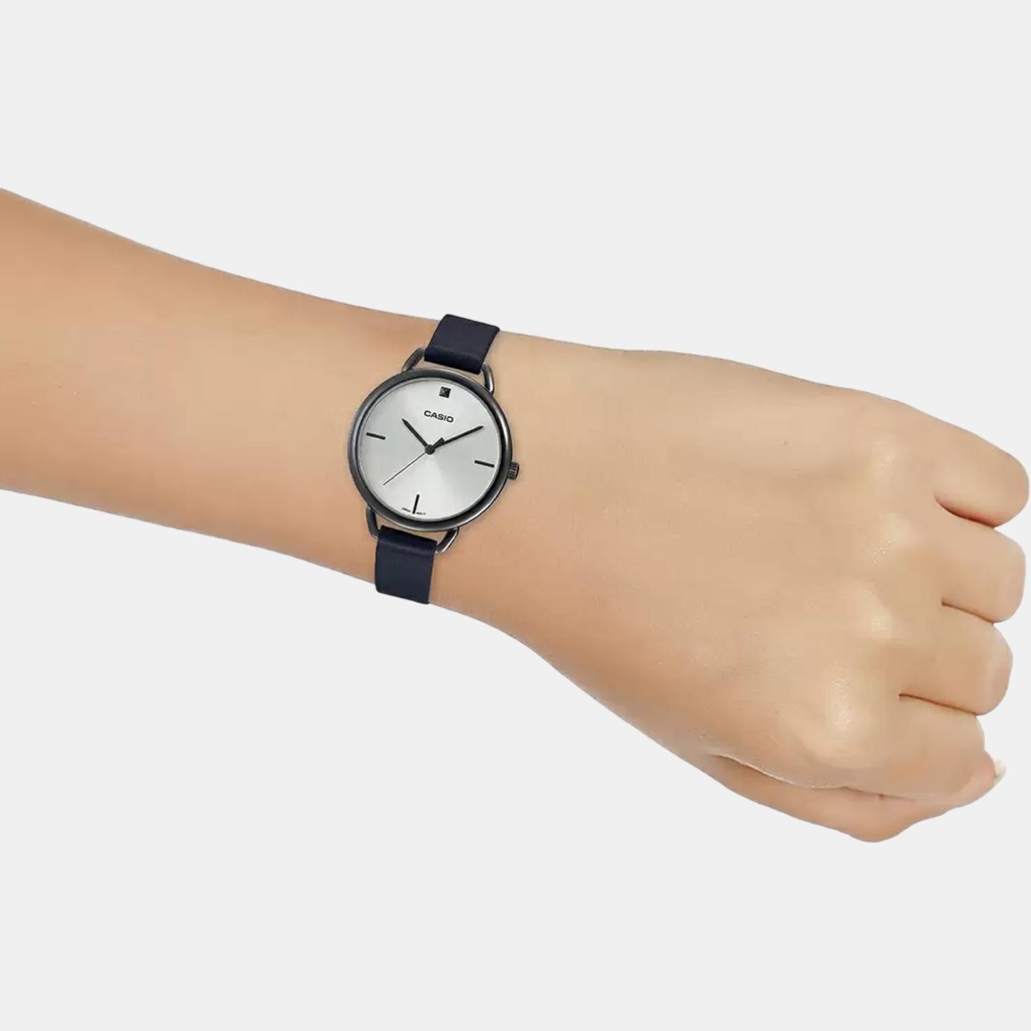 Casio Round Quartz Analog Women watch