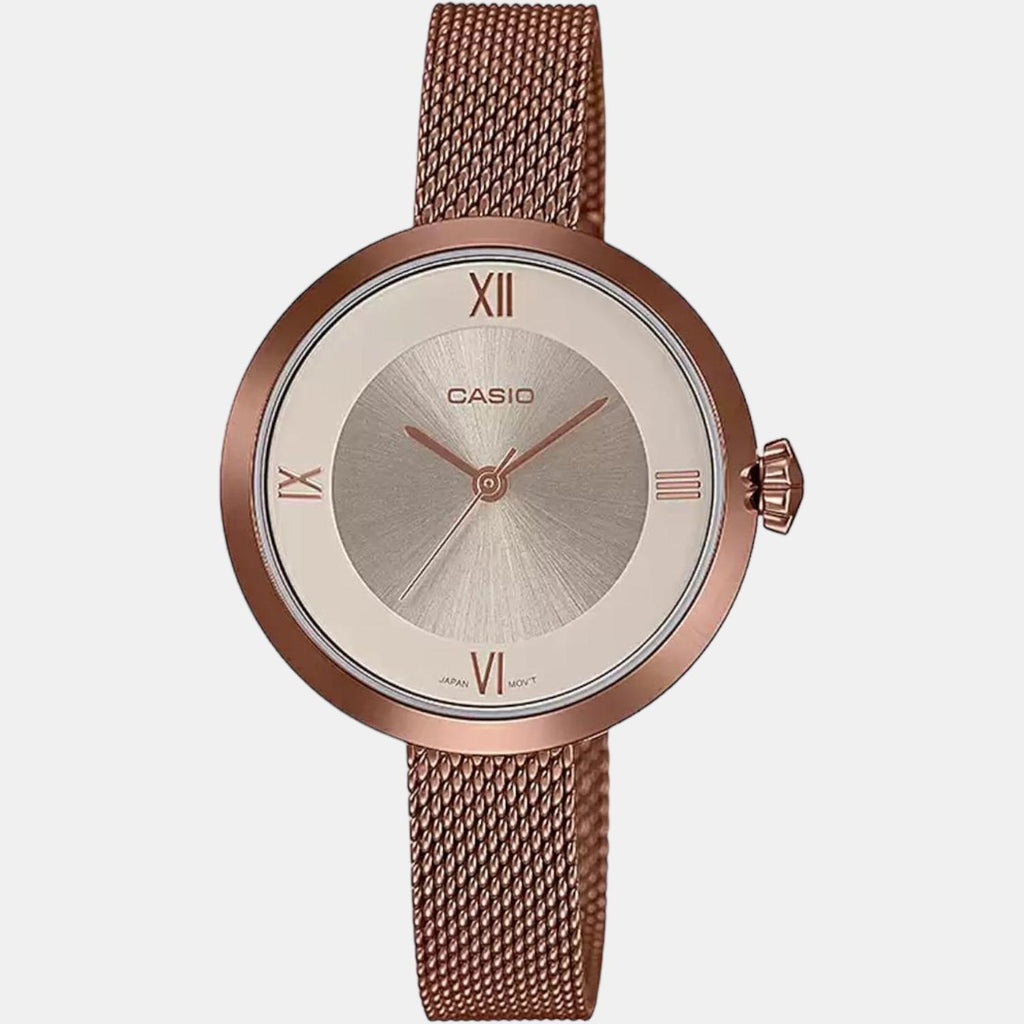 Casio 32 mm Round Quartz watch