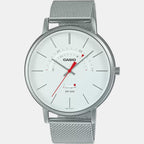 Casio 33 mm Round Quartz watch