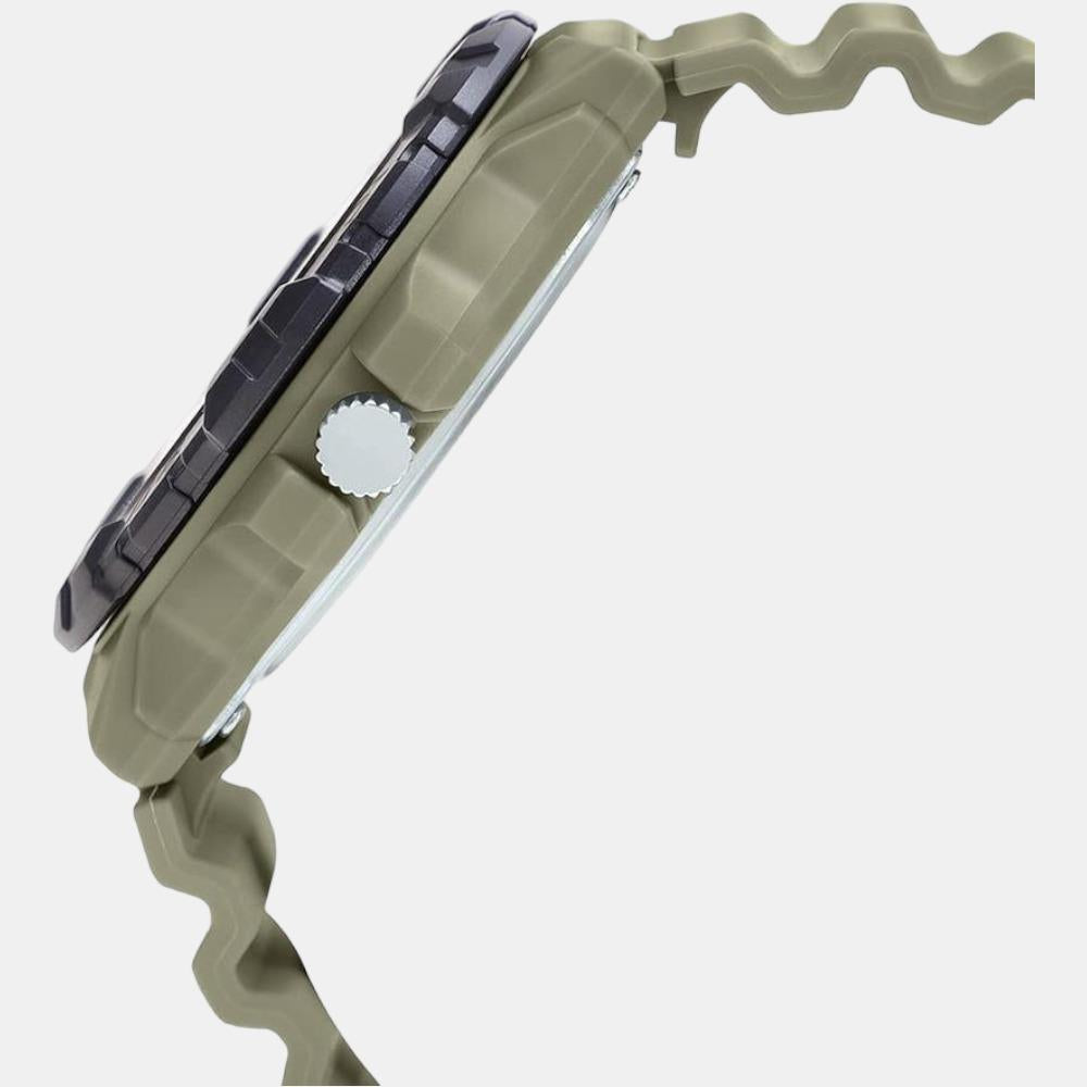 Casio Men Round Black watch