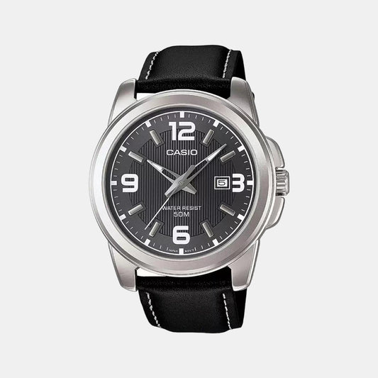 Enticer Male Analog Leather Watch A554