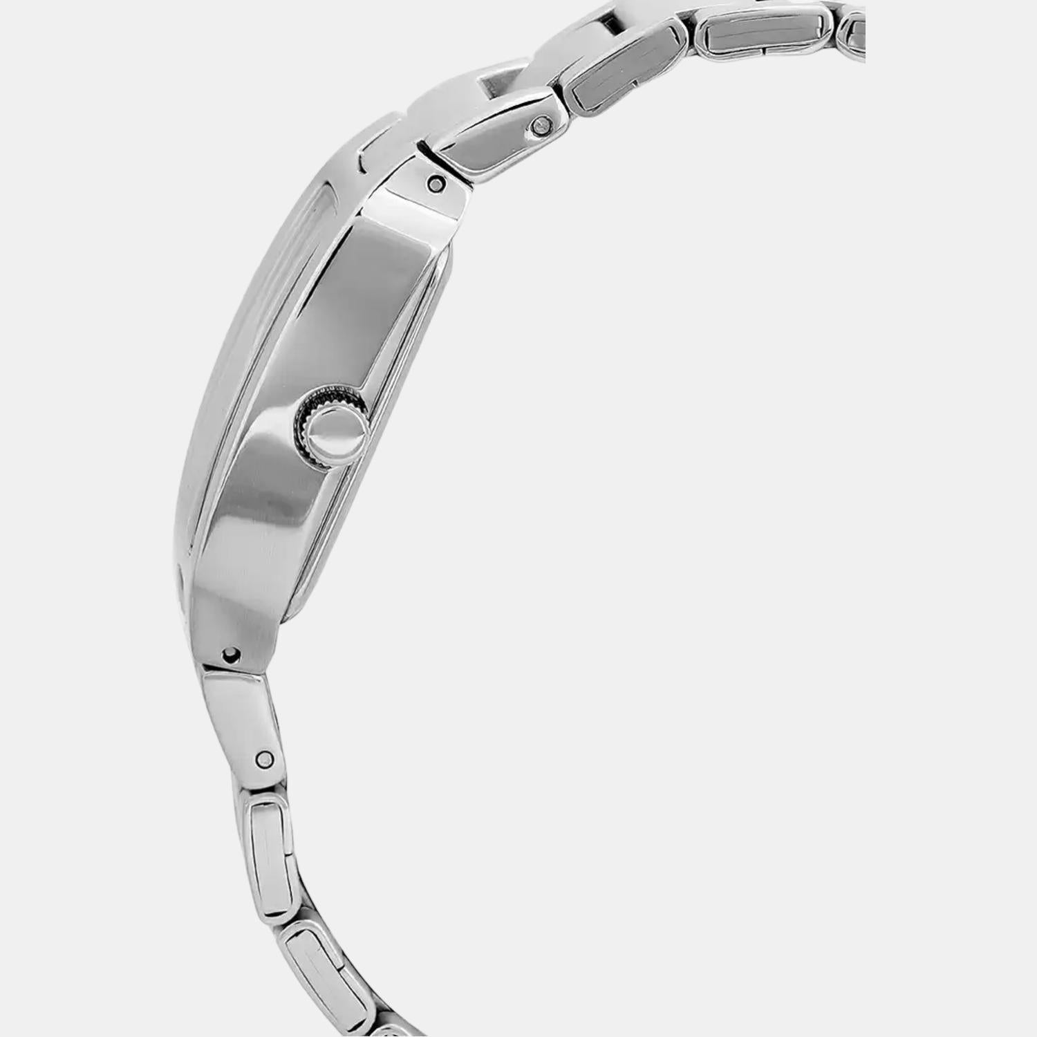 Casio 33 mm Round Quartz watch