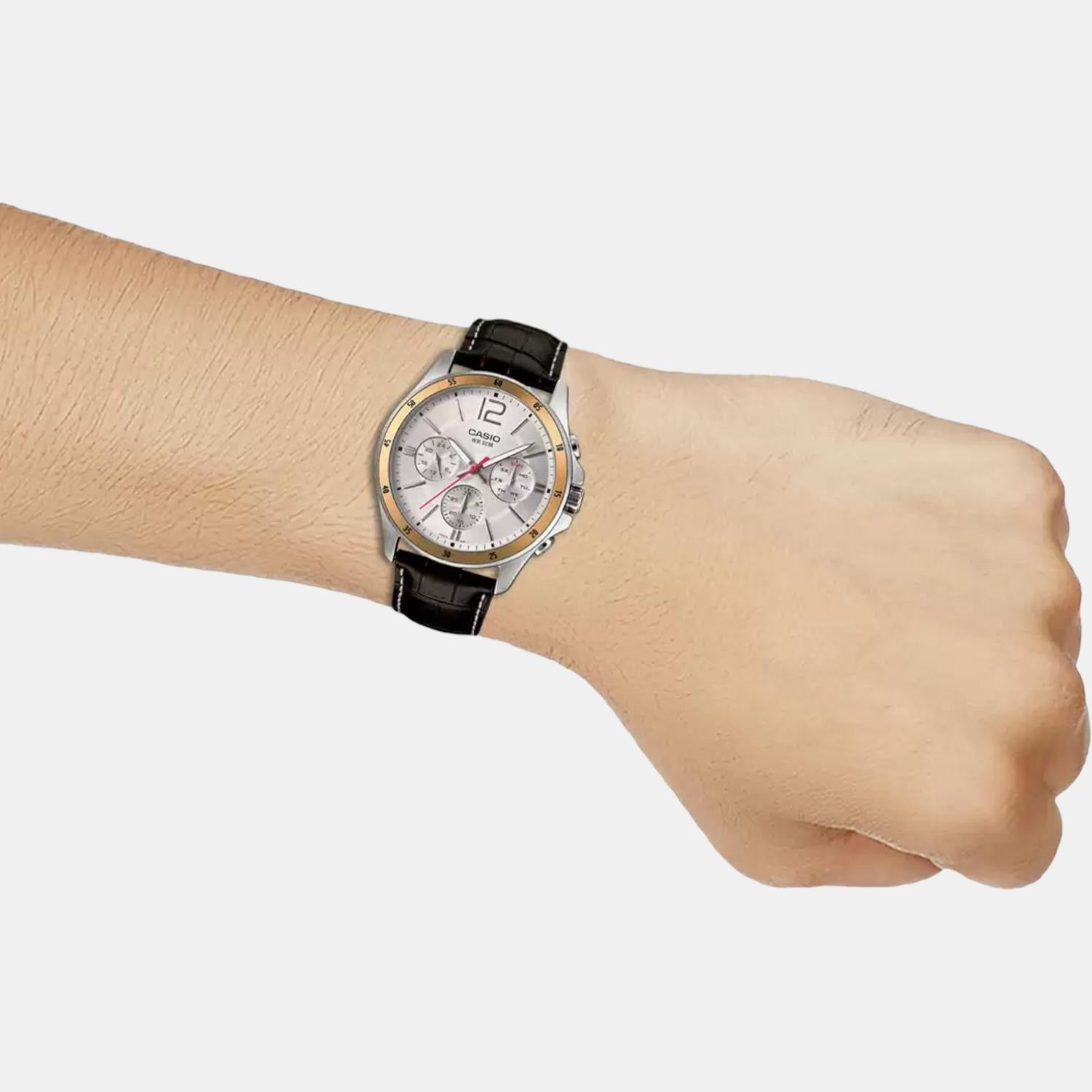 Casio Round Quartz Chronograph Men watch