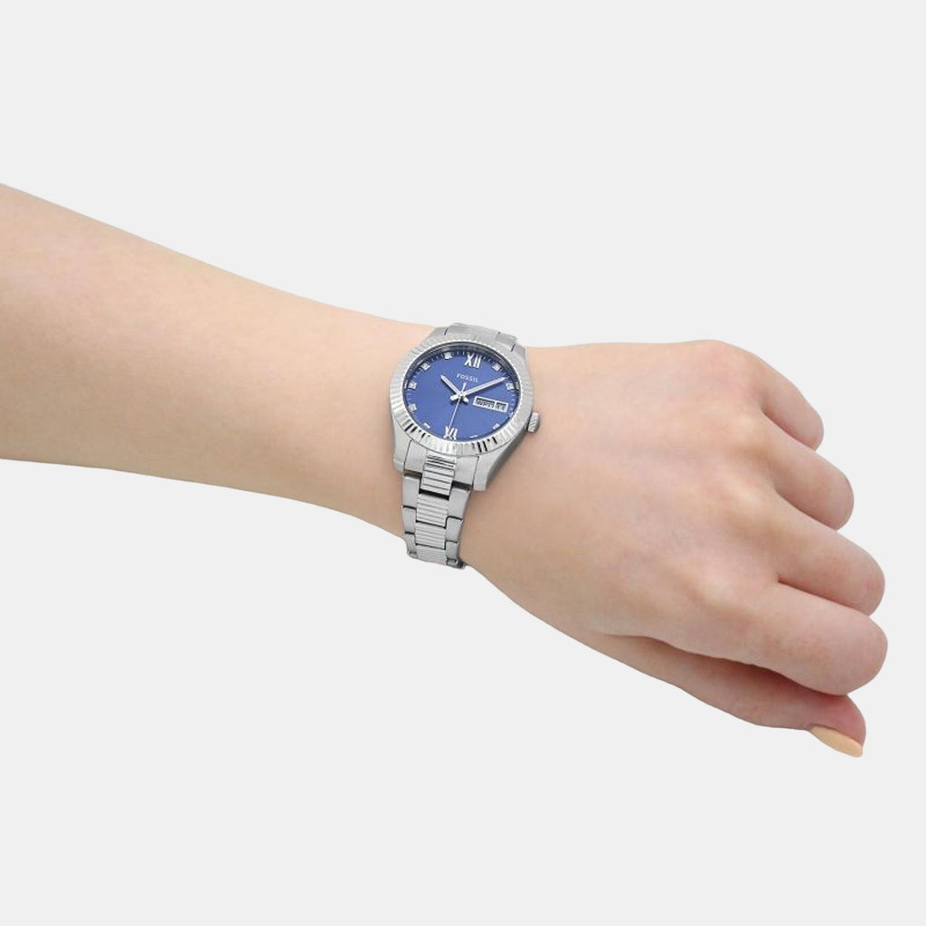 Scarlette Women Quartz Blue Dial Analog Stainless Steel Watch ES5197