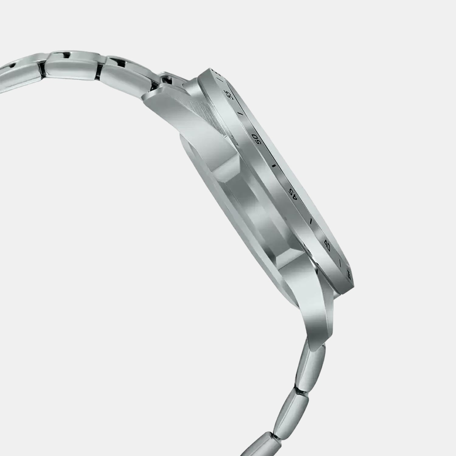 Casio 48 mm Round Quartz watch