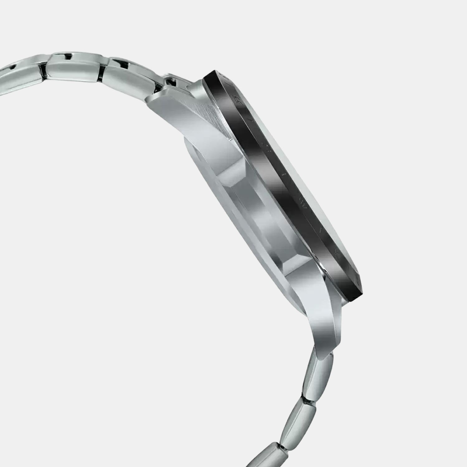 Casio 49 mm Round Quartz watch