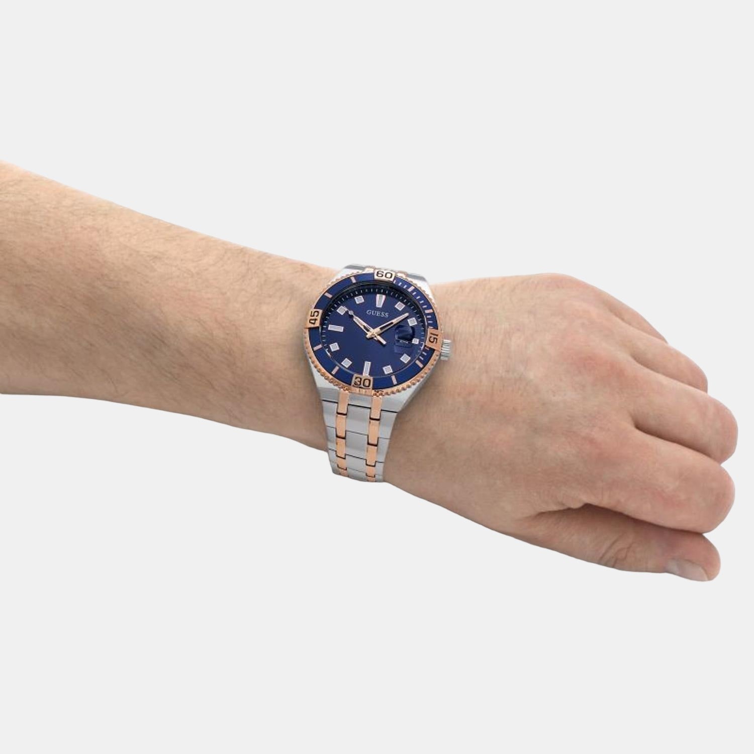 Guess Round Quartz Analog Men watch