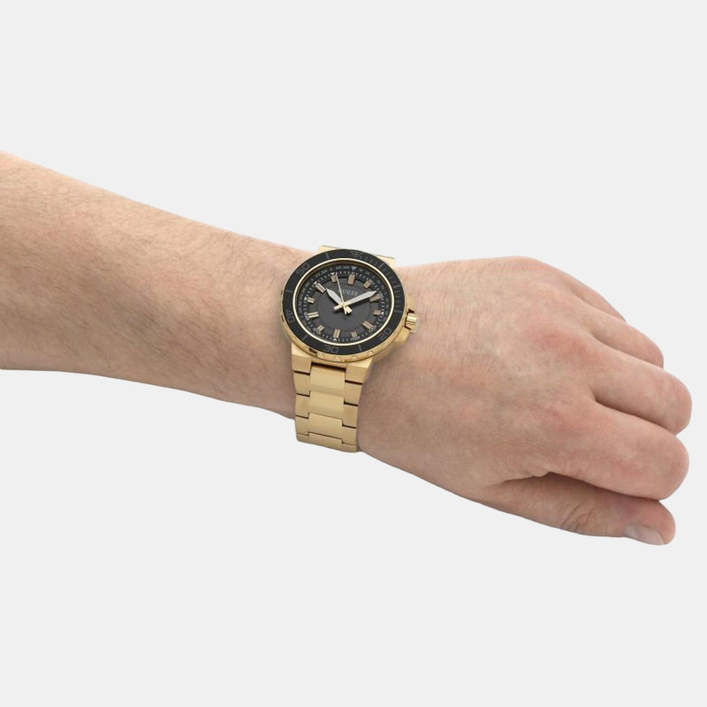 Guess Round Quartz Analog Men watch