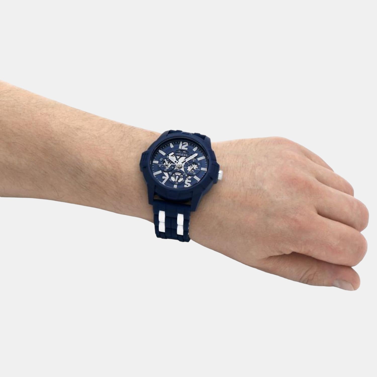 Guess men's blue silicone hotsell strap watch