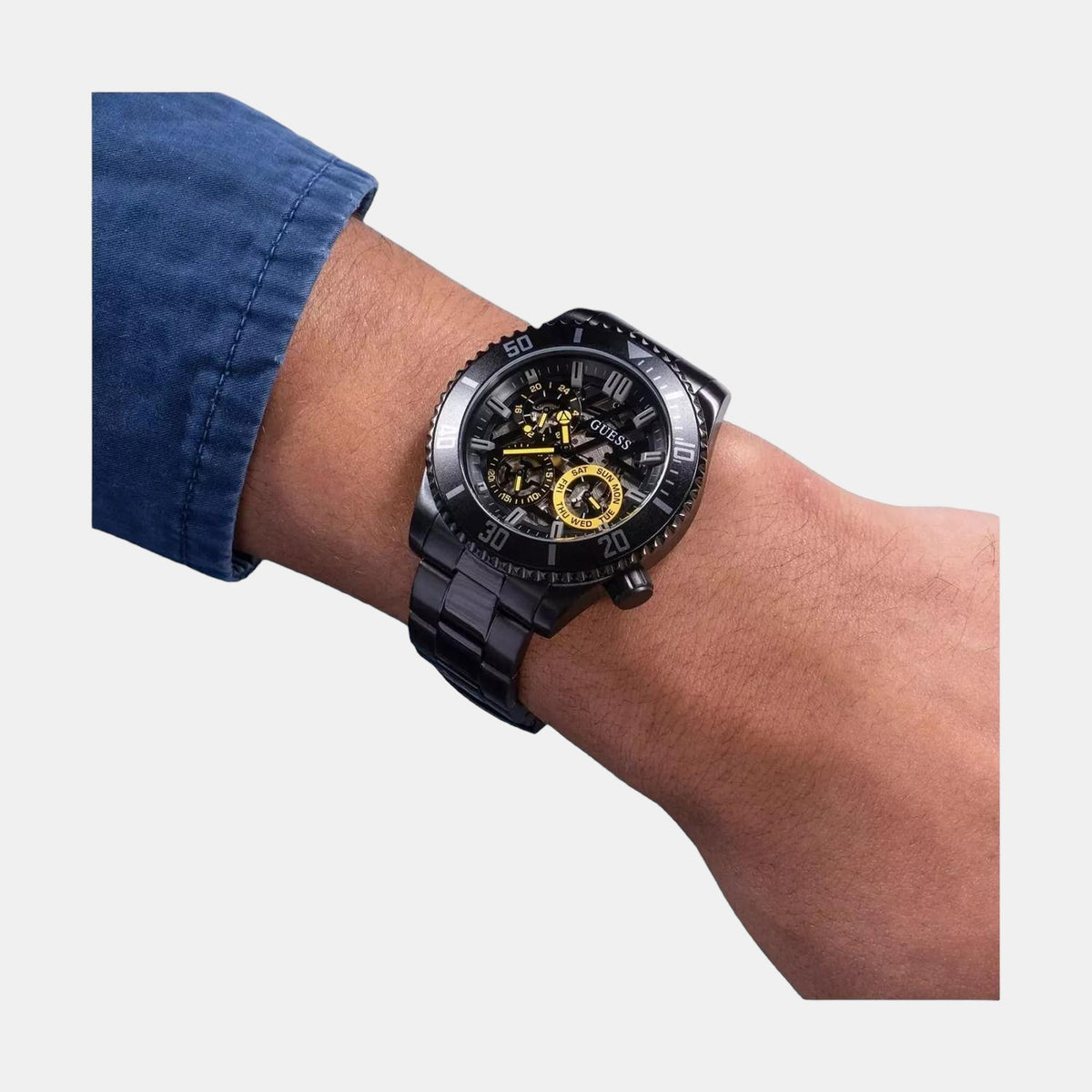Guess Men Round Black watch