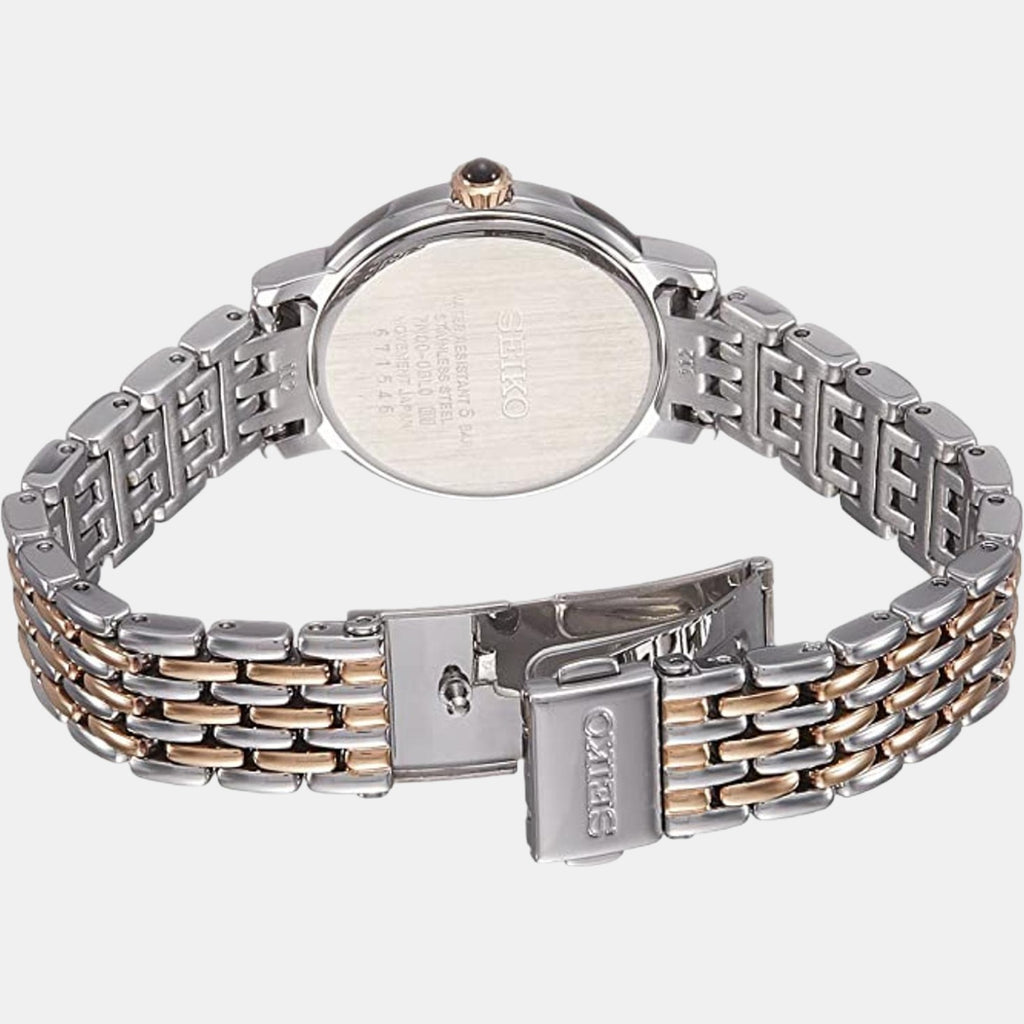 Seiko 30 mm Round Quartz watch