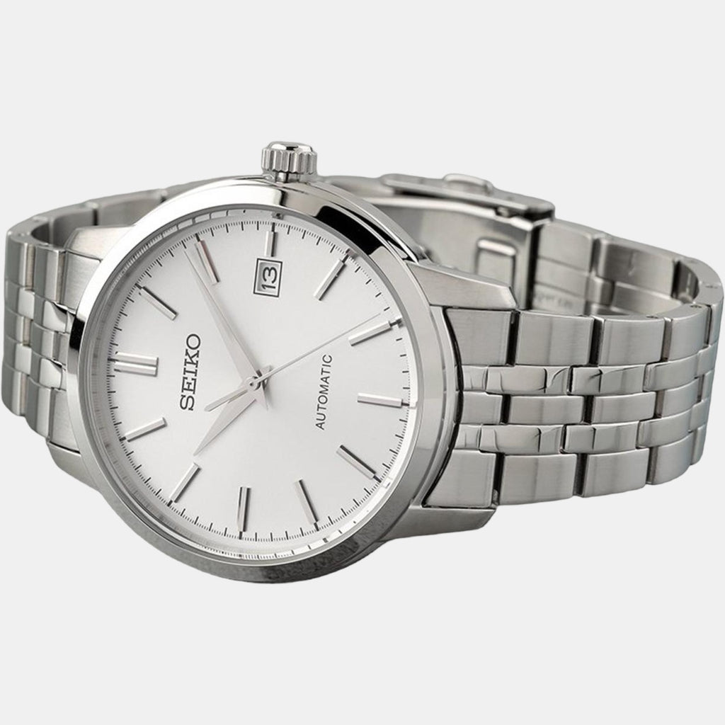 Seiko 42 mm Round Quartz watch