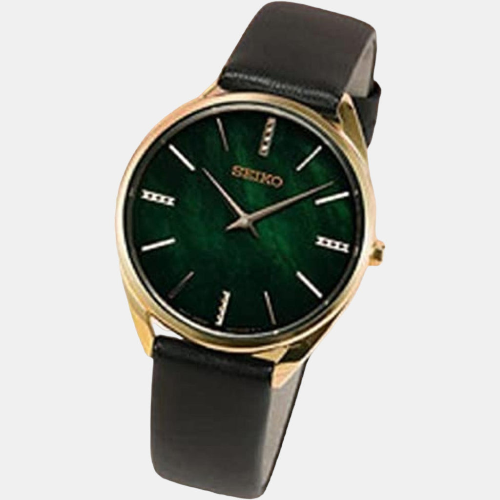 Seiko 32 mm Round Quartz watch