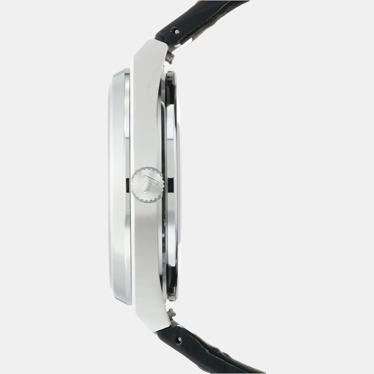 Tissot 40 mm Round Quartz watch