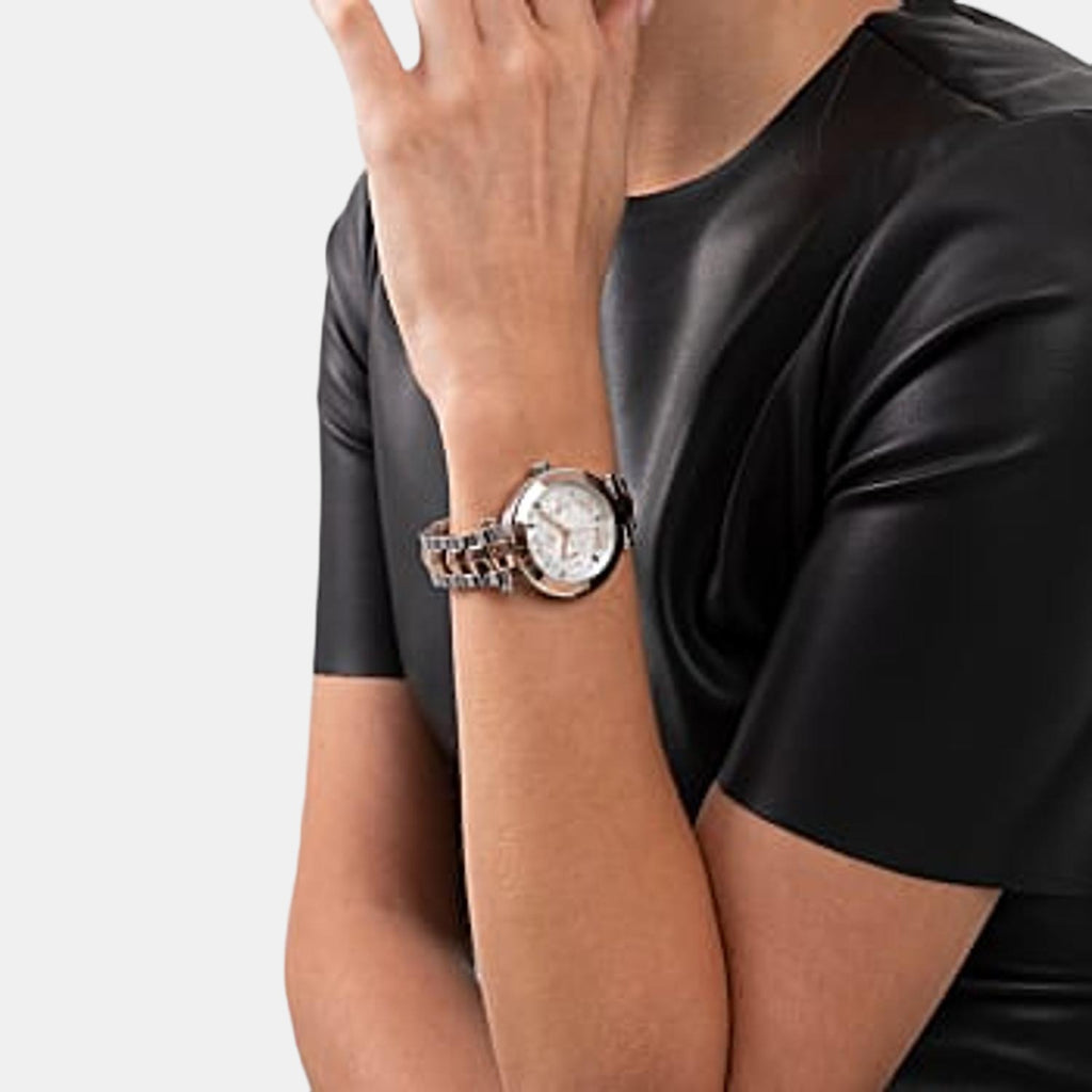 GC Round Quartz Analog Women watch