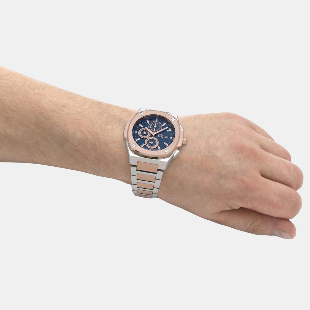 GC Round Quartz Chronograph Men watch
