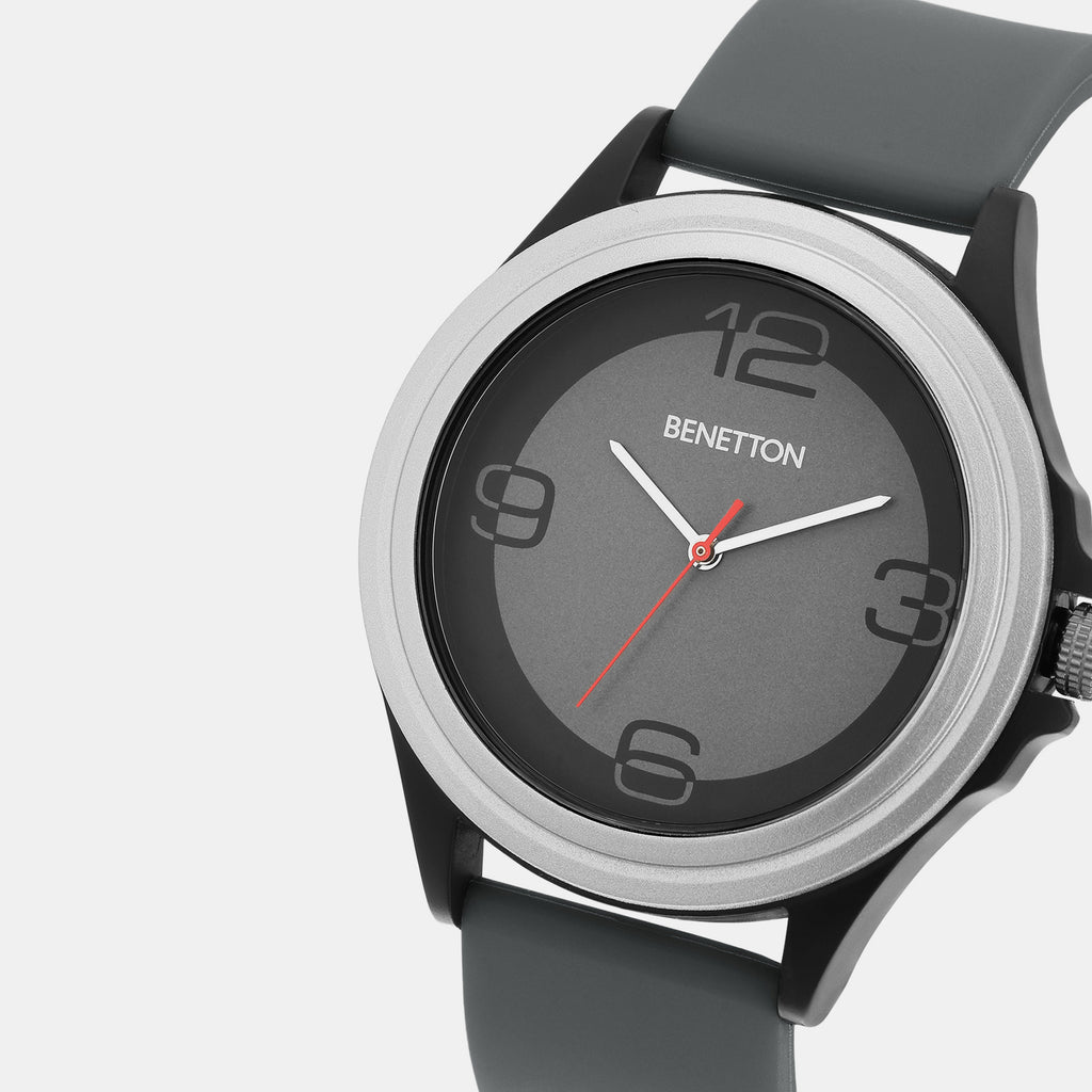 UCB 46 mm Round Quartz watch